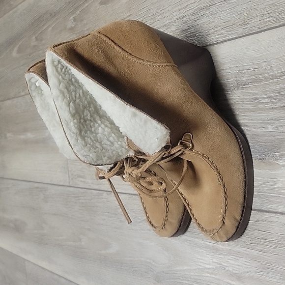 Michael Kors Tan Suede Wendi Wedge Bootie Size 7 1/2 - Picture 3 of 9